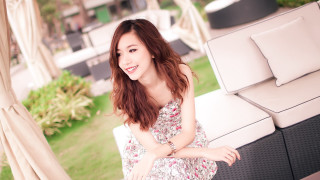 Alice portrait cosplay blurry lawn - a white couch free wallpaper