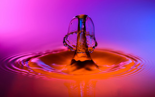 Waterdrop colorful purpleblue pinkpurple bluepurple - a water drop free wallpaper