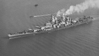 Battleship floating ocean smoke boat - a large battleship free wallpaper