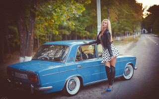 Anka blonde car dress street - a blue car free wallpaper