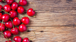 Cherry wooden table background puzzle - a wooden background free wallpaper