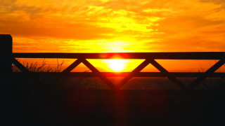 Sunset beach wooden fence grass - alan sutherland free wallpaper