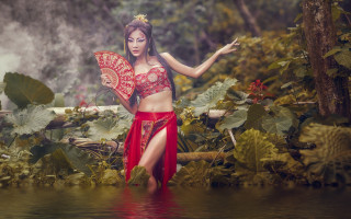 Woman red skirt holding fan - chen chi free wallpaper