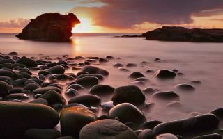 Rocky beach sunset mountain clouds 2 - a rocky beach free wallpaper for desktop
