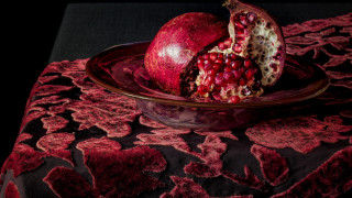 Pomegranate half plate tablecloth black - a tablecloth free wallpaper