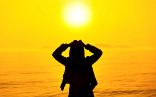 Beach sunset silhouette ocean horizon - sun free wallpaper for desktop