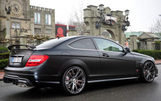 Black mercedes benz coupe clock - a red sign free wallpaper