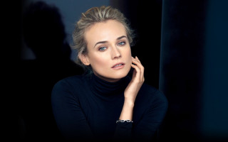 Woman black turtleneck black dress - photorealism free wallpaper