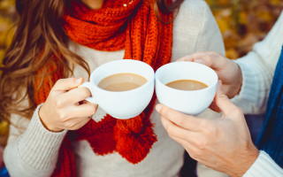 Couple coffee autumn leaves romantic - winter free wallpaper