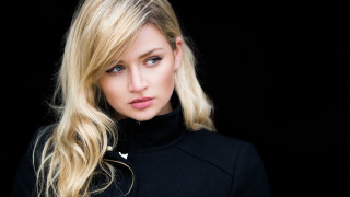 Blonde woman black top portrait - emma geary free wallpaper
