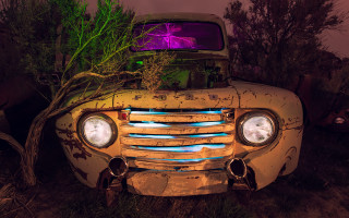 Old truck tree holography clock - headlight free wallpaper