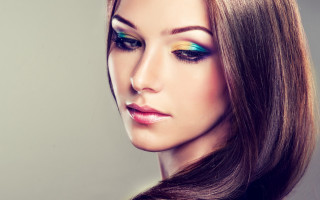 Woman longhair greeneyeshadow lipring photorealism - airbrush free wallpaper for desktop