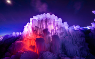 Tall ice castle rainbow moon - a rainbow light free wallpaper