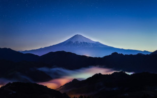 Mountain night sky clouds stars - a night sky free wallpaper