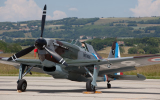 Small plane runway sky trees - bernard meninsky free wallpaper