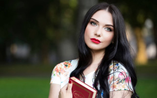 Elina karimova park portrait bokeh - a book in her hands free wallpaper