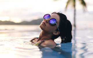 Summer vibrant pool beach sunglasses - eric zener free wallpaper