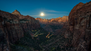 Canyon road fullmoon mountains lensflare - a canyon free wallpaper