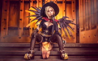 Cosplay woman bird hat gloves - a step free wallpaper