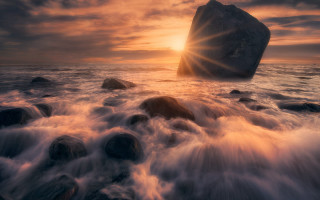Rock water sunset volumetric light - volumetric light free wallpaper