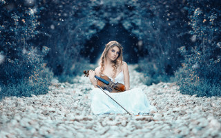 Woman white dress violin snow - cinematic photography free wallpaper