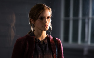 Woman red jacket hologram dark - a red jacket free wallpaper