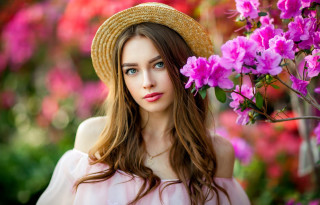 Woman hat pinkflowers portrait photorealistic - portrait photography free wallpaper