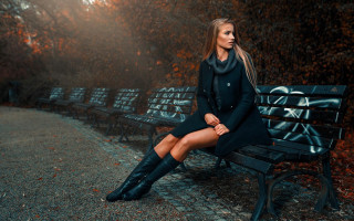 Woman park bench graffiti autumn - wall behind her free wallpaper