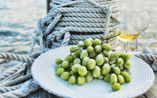 Grapes wine rope water outdoor - the table next free wallpaper