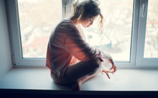 Woman sitting window snow indoor - anka zhuravleva free wallpaper for desktop