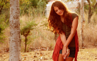 Woman red dress forest handbag - a handbag free wallpaper