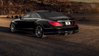 Black mercedes cls desert mountain - a dirt road in the desert free wallpaper