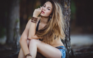 Woman woods sitting blonde blue - her cheek free wallpaper for desktop