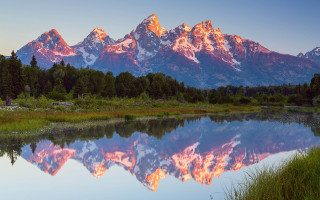 Mountain range reflection sunset pink 3 - green grass free wallpaper