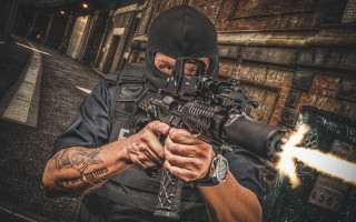 Man mask gun fire city - a fire free wallpaper for desktop