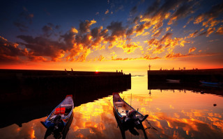 Docked boats sunset autumn scenery - a dock free wallpaper