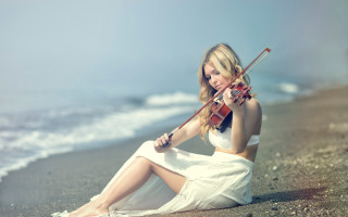 Woman beach violin blonde sand 2 - a violin free wallpaper