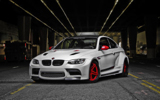 White car red rims tunnel 2 - red rim free wallpaper