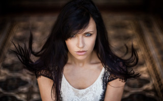 Woman gothic portrait blackhair blueeyes - a rug free wallpaper