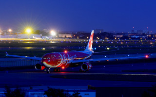 Red white airplane runway night - airplane free wallpaper