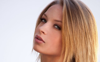 Blonde woman serious portrait naturalism - alex grey free wallpaper for desktop