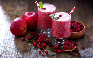 Smoothie glasses mint berries wooden - bálint kiss free wallpaper
