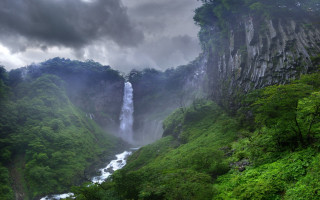 Waterfall green valley cloudy sky - lush free wallpaper