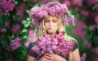 Woman flower wreath lilacs portrait - portrait photography free wallpaper