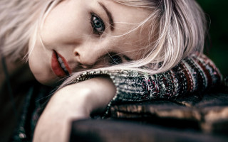 Blonde woman scarf portrait photorealistic - a bench free wallpaper