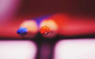 Red blue pencils tiltshift fauvism - a blurry background of them free wallpaper