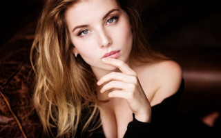 Woman long hair portrait jewelry - her chin free wallpaper for desktop