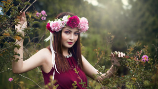 Woman flowers hair field portrait - araceli gilbert free wallpaper