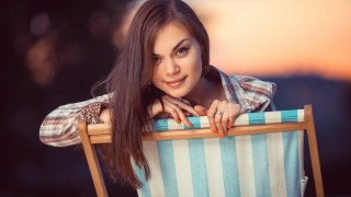 Woman smiling portrait 3d bokeh - anna hotchkis free wallpaper