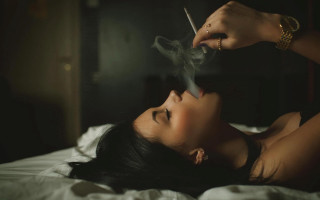 Aramenta dianthe vail smoking bed - her mouth free wallpaper